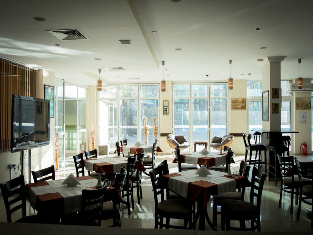 Clara Hotel Burgas Exterior foto