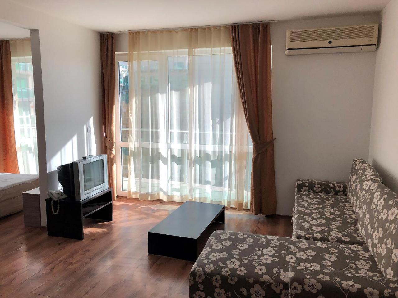Clara Hotel Burgas Exterior foto